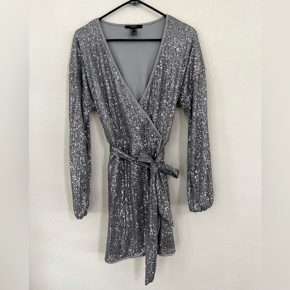 Forever 21 Silver Sequence Dress Long Sleeve Short Size Large - Picture 5 of 6